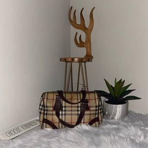 Mini Burberry Boston.